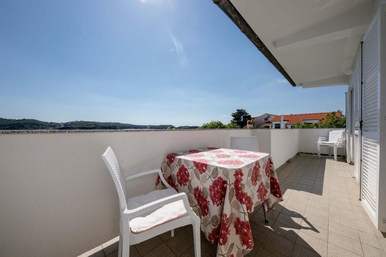 Апартаменты House Subic Супетарска-Драга Экстерьер фото